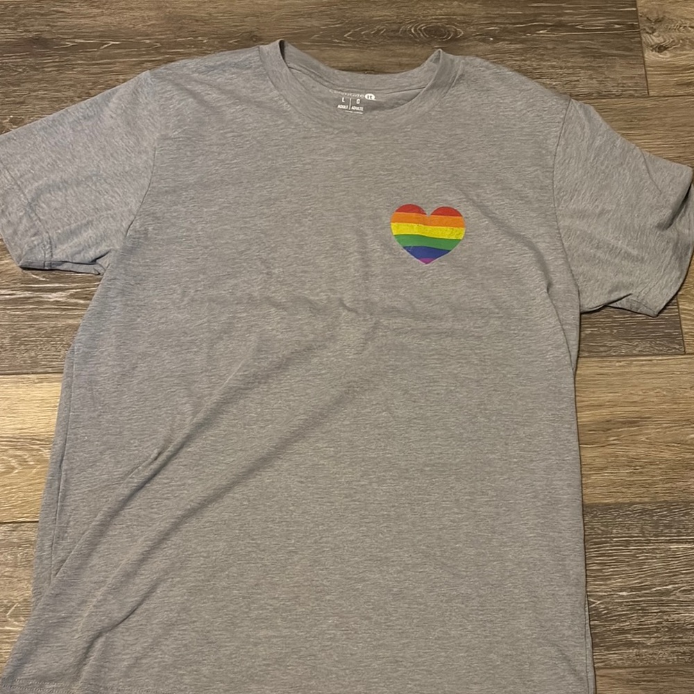 Gray Heart Graphic Men's T-Shirt